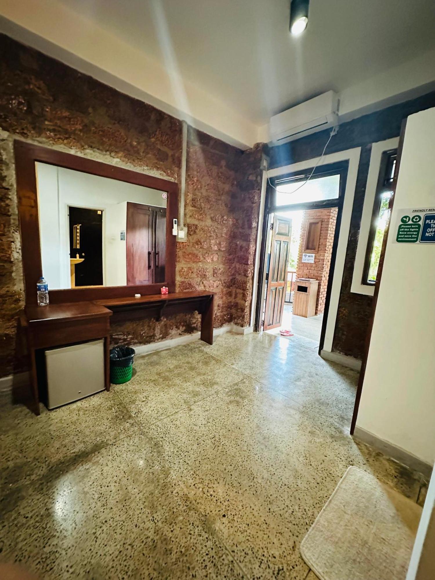 Lanka Bangla Inn Villas Restaurant & Travels Katunayaka Εξωτερικό φωτογραφία