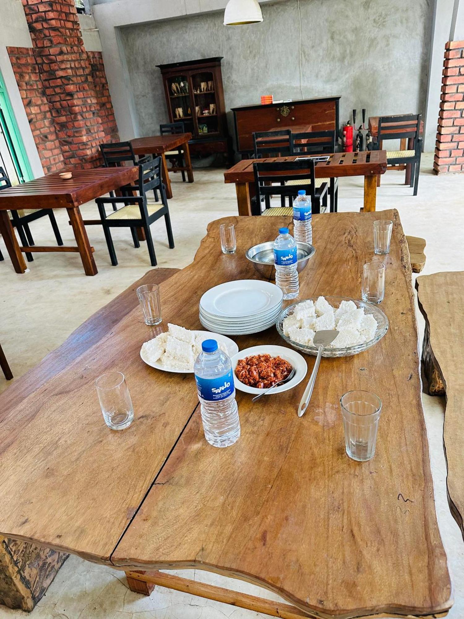Lanka Bangla Inn Villas Restaurant & Travels Katunayaka Εξωτερικό φωτογραφία