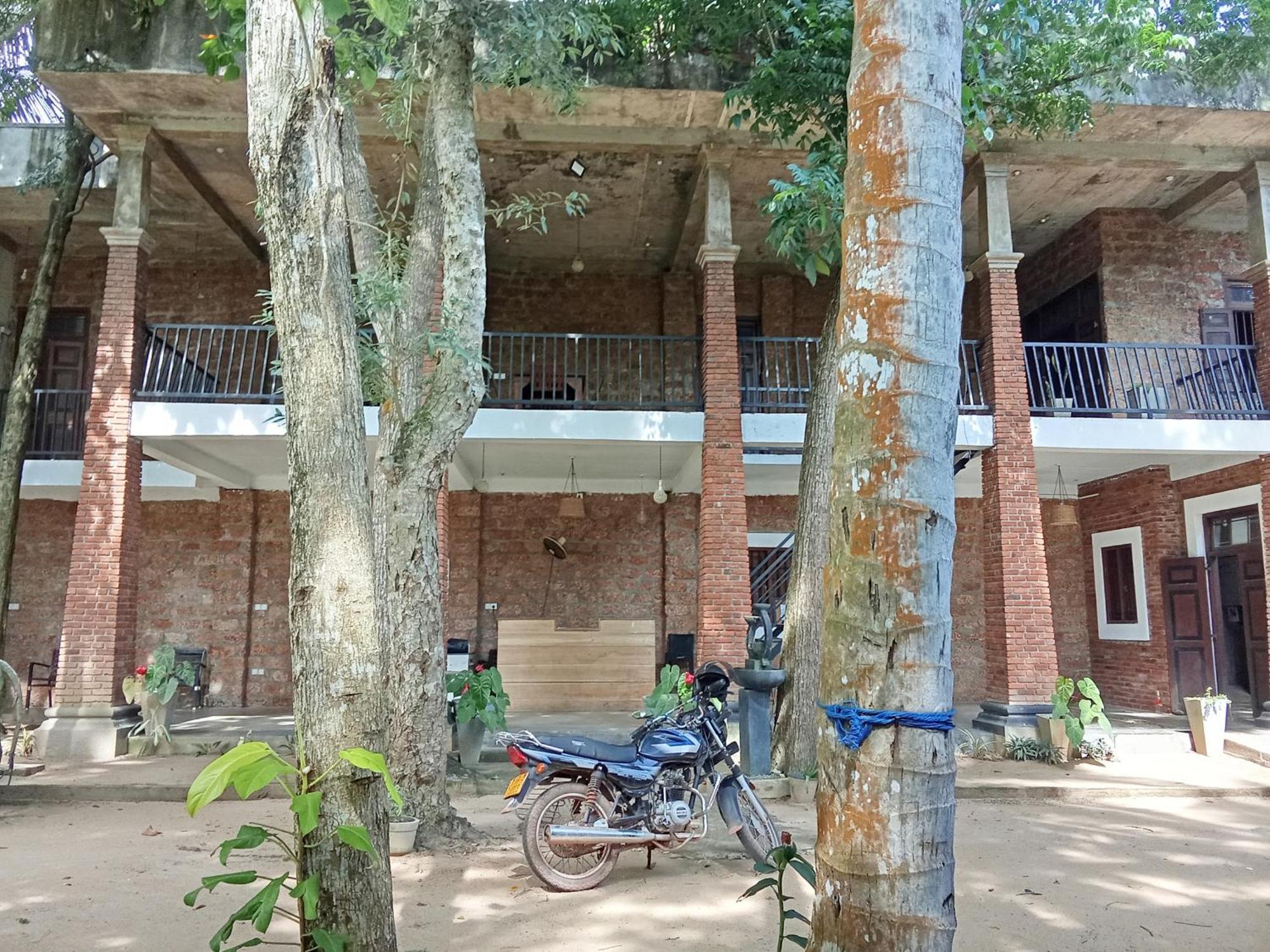 Lanka Bangla Inn Villas Restaurant & Travels Katunayaka Εξωτερικό φωτογραφία